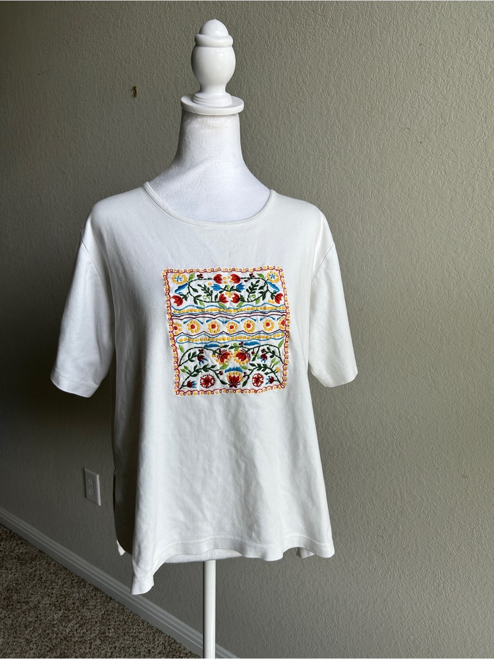 CABIN CREEK VTG White Embroidered Floral Short-Sleeve Women's Tee Folk Size 1X